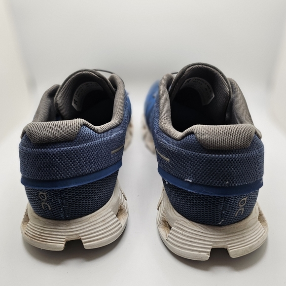 On cloud - Picture 12 of 14